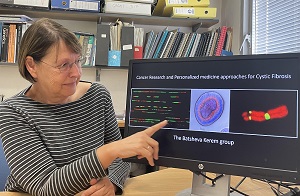 Prof. Bat-Sheva Kerem in her lab